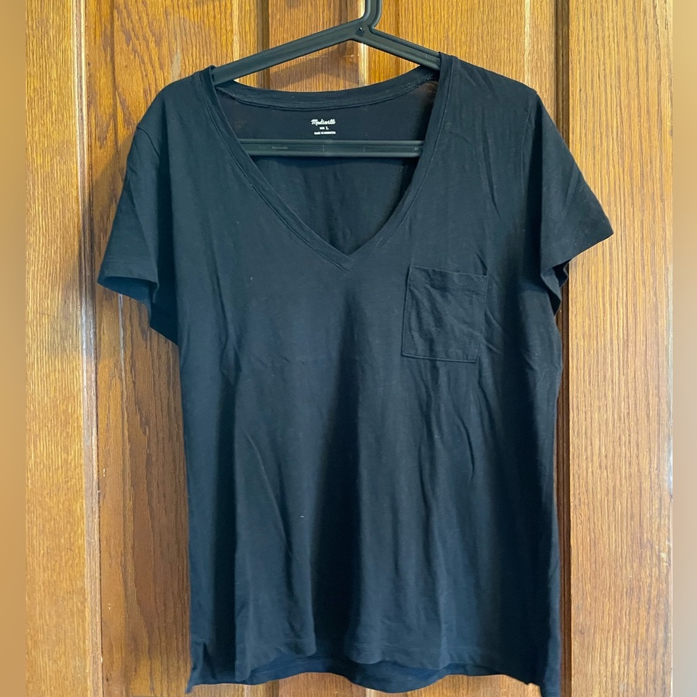 Madewell Black front pocket, v-neck tee